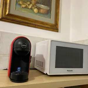 Emi House Re Di , Intero - 80 Mq Rzym